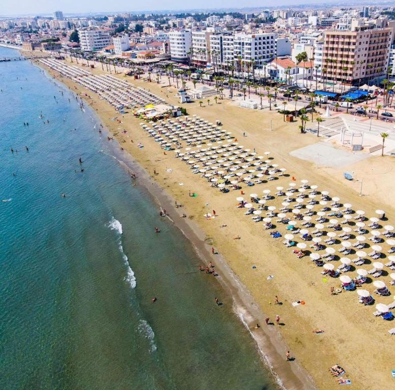 Halcyon Central Apartment Larnaca Eksteriør billede